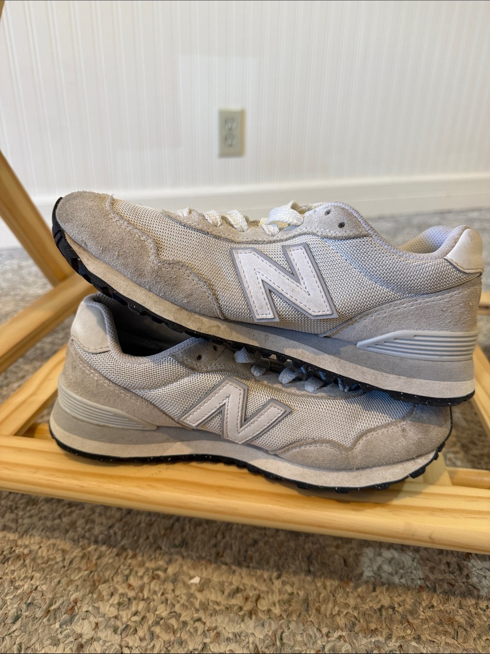 New Balance women’s 8 Men's 6.5 515 Light Gray Suede & Mesh Sneakers NB